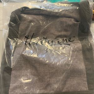 Thirty -One Retro Weekender. Zipper closure, one exterior flat pocket and etc.